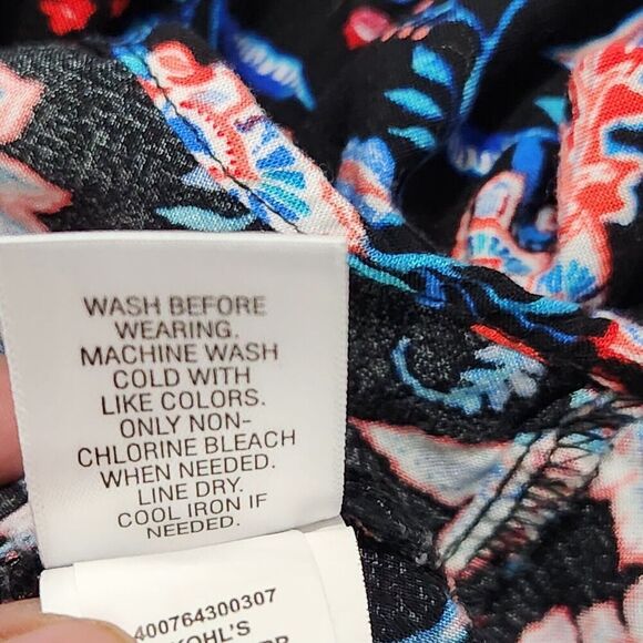 Croft Barrow Blouse Women Size Large Floral Print With Buttons And Pockets - Picture 7 of 9